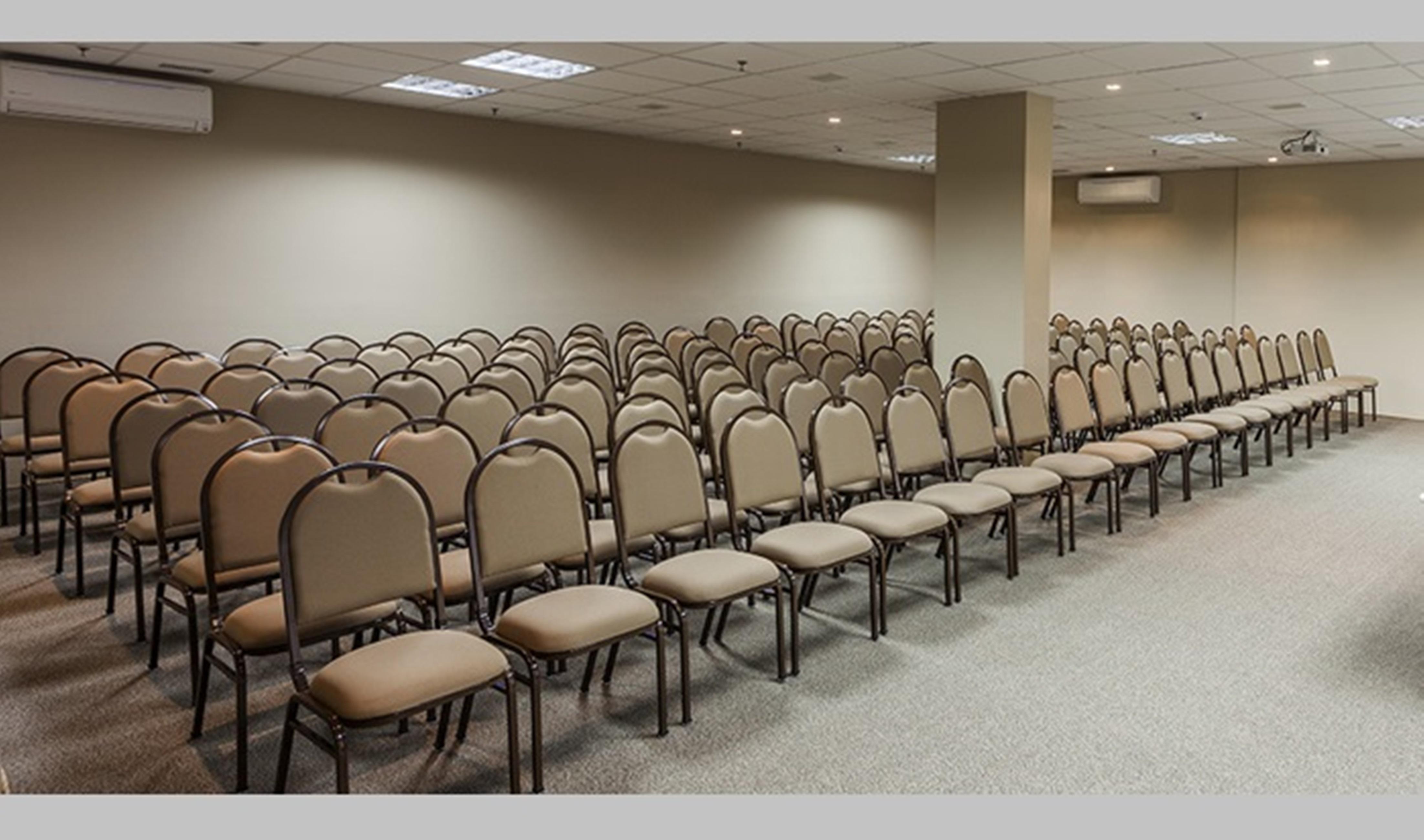 巴西利亚尊玉蓝树酒店 Candangolandia 外观 照片 Banquet chairs