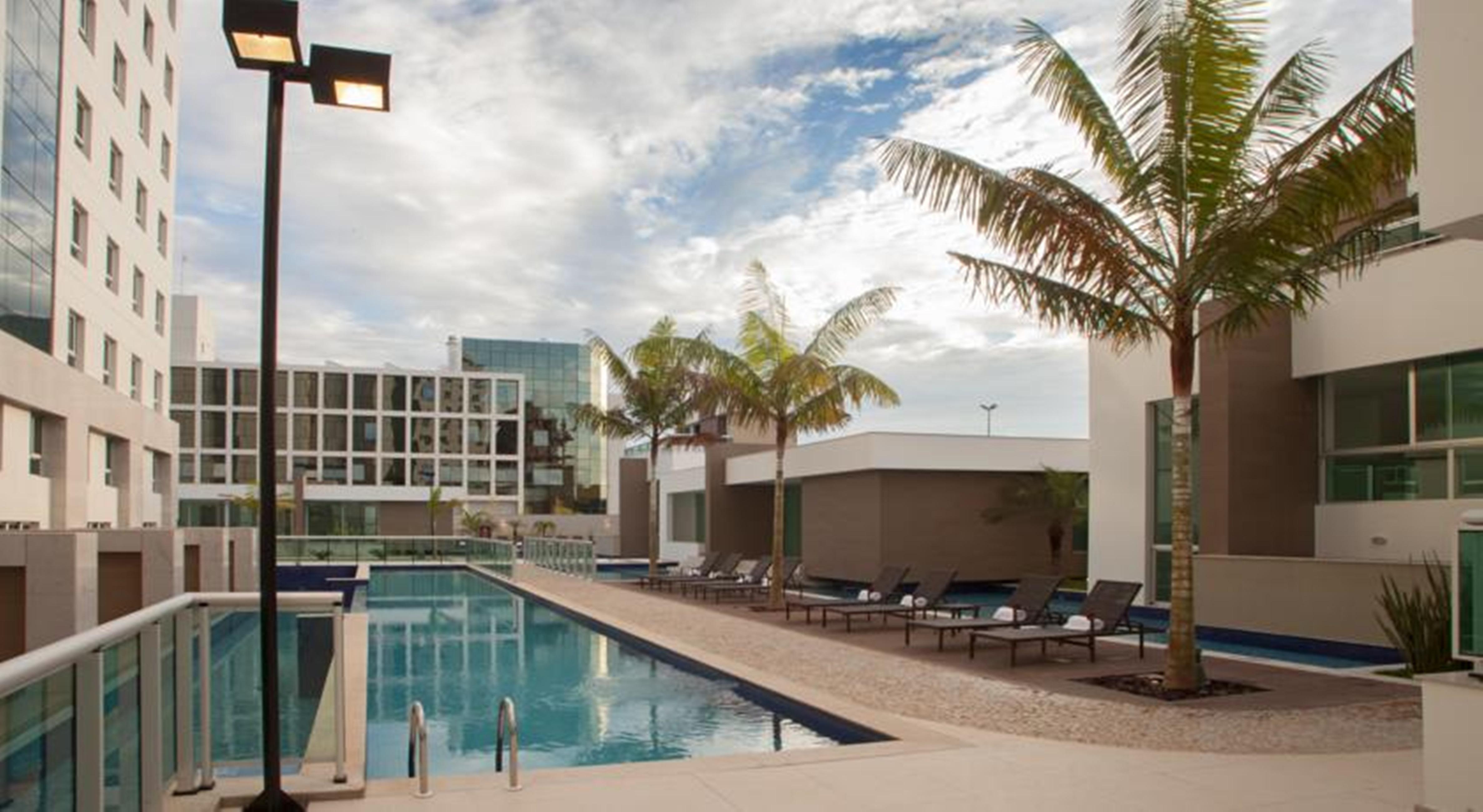 巴西利亚尊玉蓝树酒店 Candangolandia 外观 照片 The pool at the Hotel Indigo Scottsdale