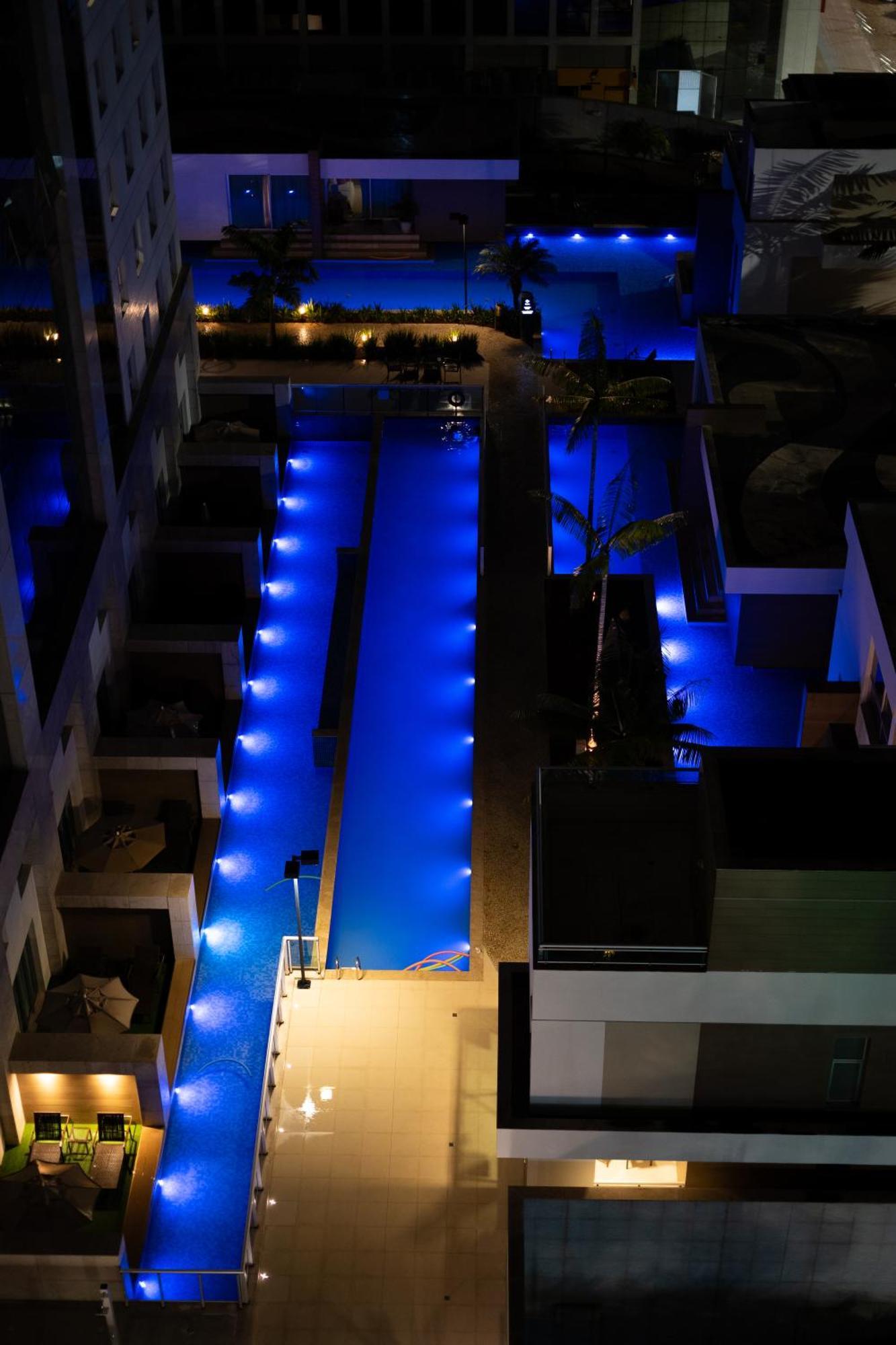 巴西利亚尊玉蓝树酒店 Candangolandia 外观 照片 The pool at the W Hotel in Miami Beach