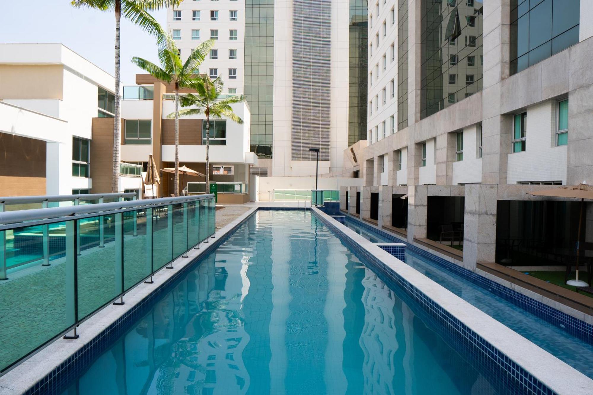 巴西利亚尊玉蓝树酒店 Candangolandia 外观 照片 The pool at the complex