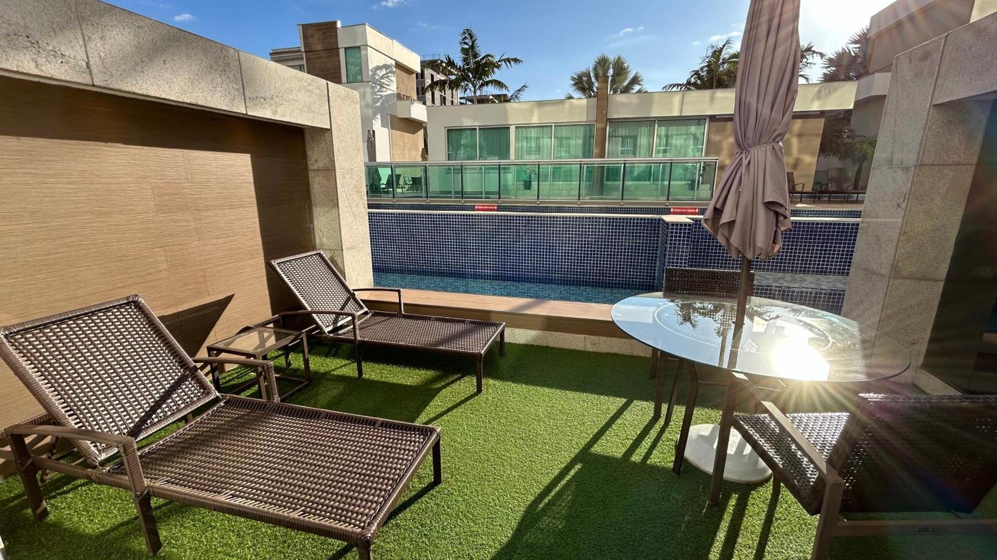 巴西利亚尊玉蓝树酒店 Candangolandia 外观 照片 Rooftop pool at the hotel