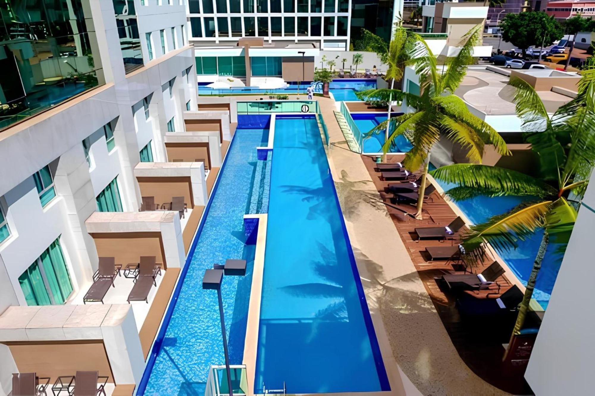 巴西利亚尊玉蓝树酒店 Candangolandia 外观 照片 The swimming pool at the hotel
